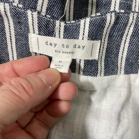 Day To Day Blu Pepper Blue Striped Button Front Skirt - Size Medium - Scalloped - Picture 4 of 7